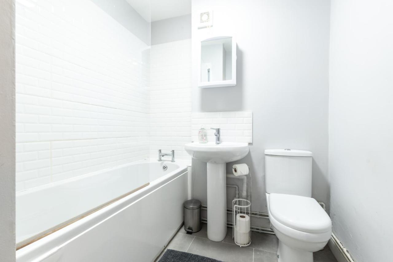 Apartment Center Comfort: Quad With Free Parking And Wi-fi Portsmouth