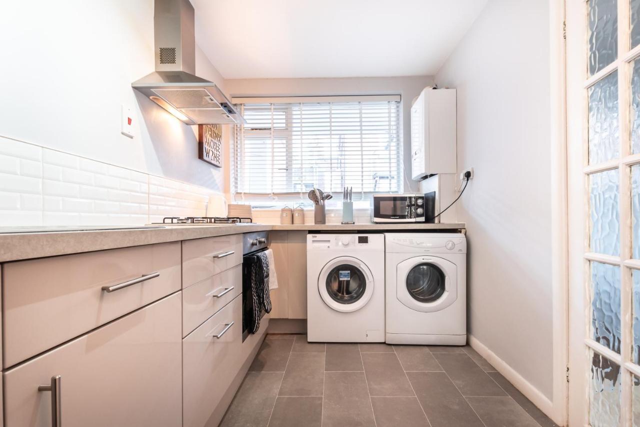 Center Comfort: Quad With Free Parking And Wi-fi Portsmouth