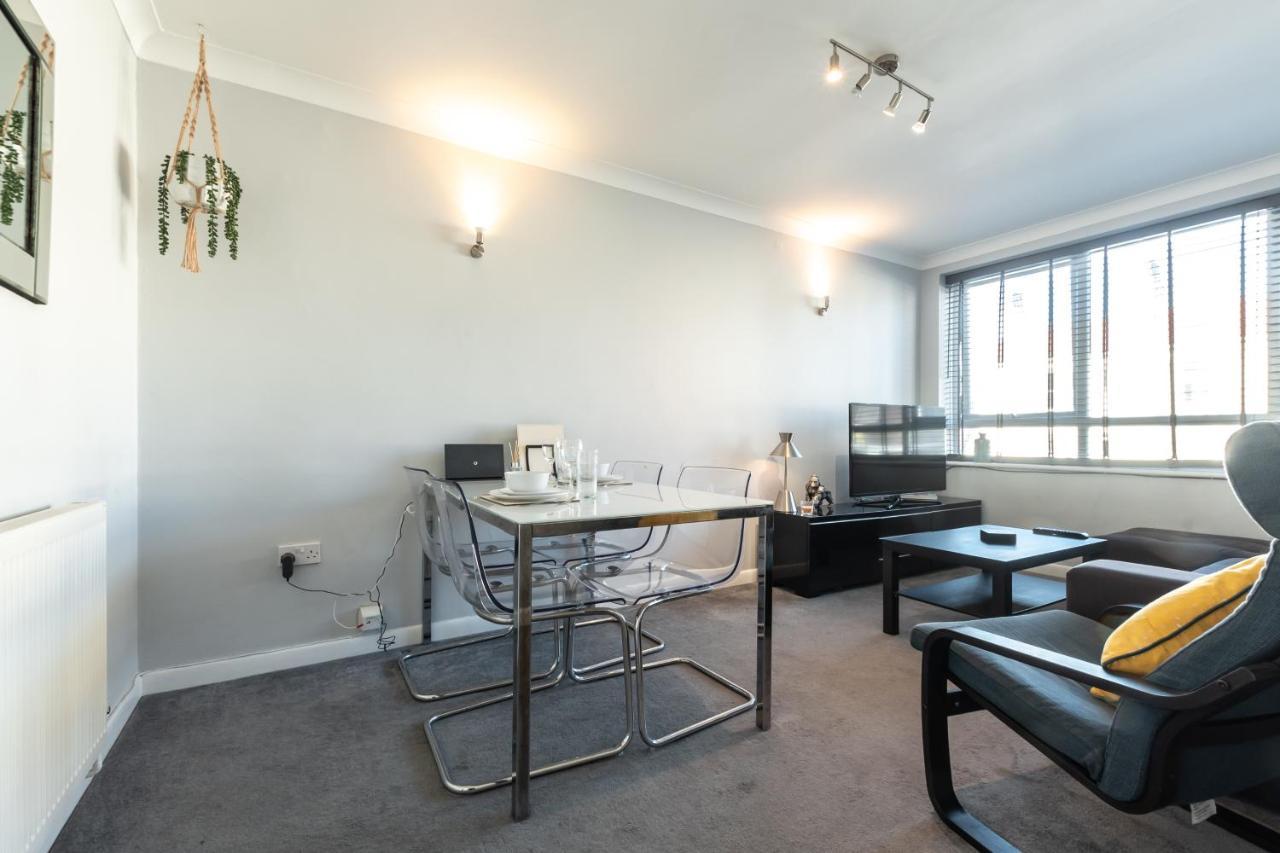 Apartment Center Comfort: Quad With Free Parking And Wi-fi Portsmouth