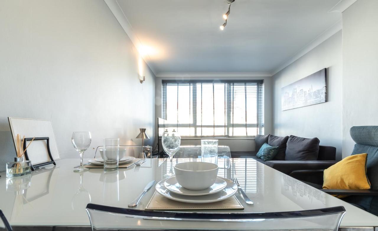 Apartment Center Comfort: Quad With Free Parking And Wi-fi Portsmouth
