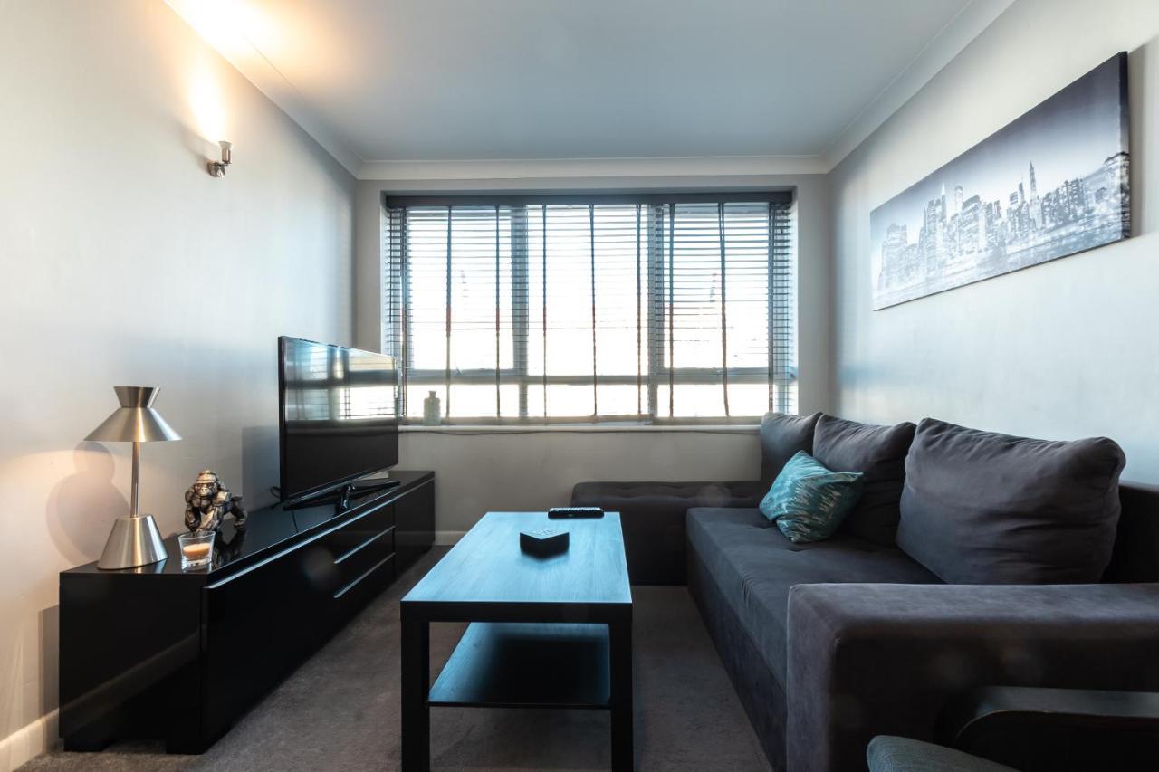 Center Comfort: Quad With Free Parking And Wi-fi Apartment