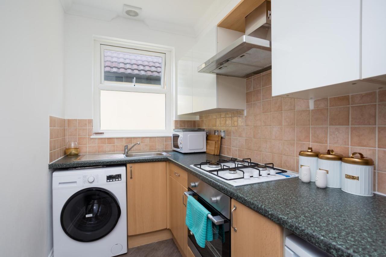 Granada Luxury Apartments: Beachside Flats With Parking *