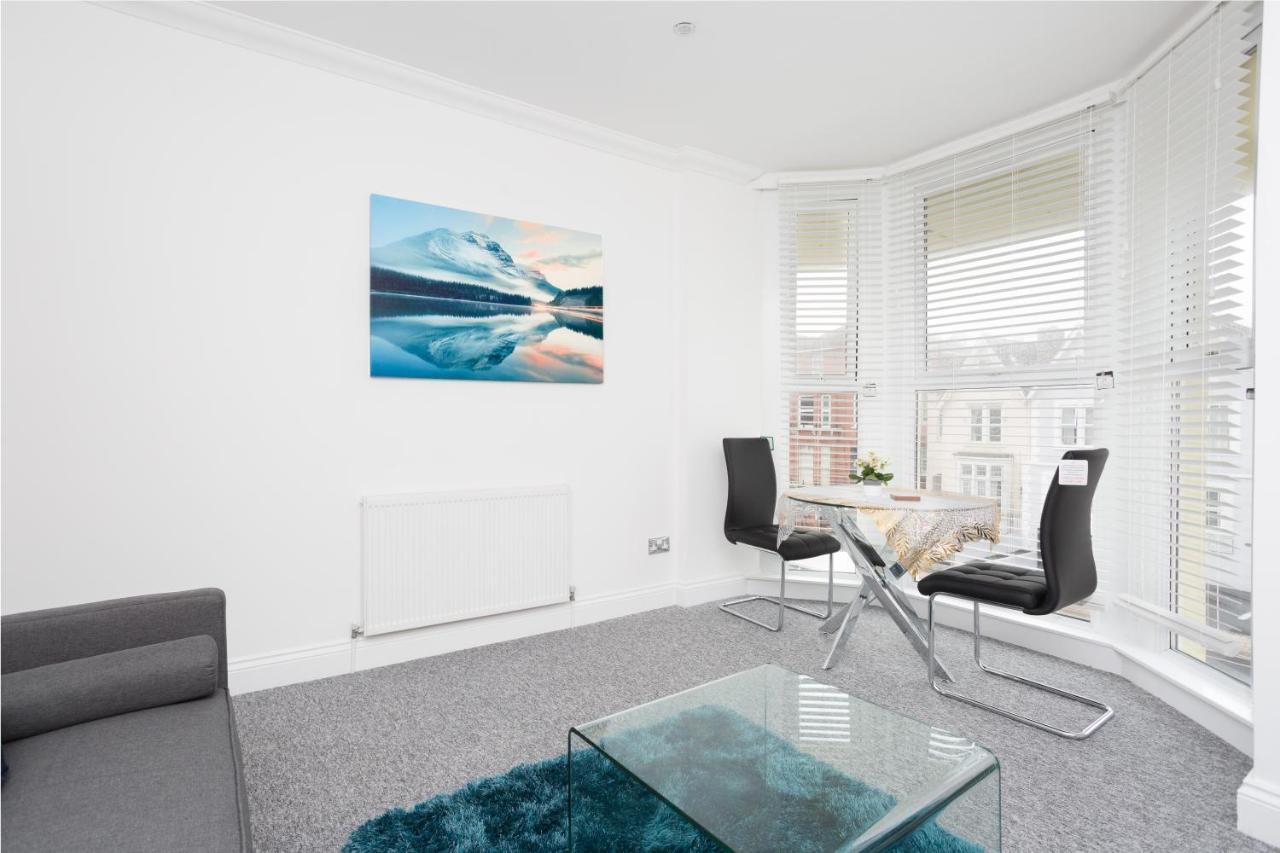 Granada Luxury Apartments: Beachside Flats With Parking Apartment *