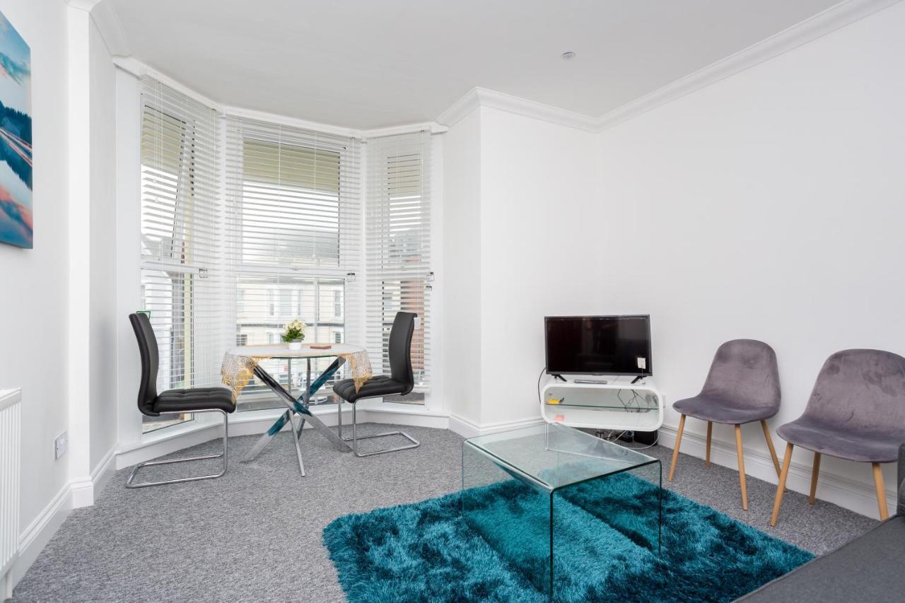 Granada Luxury Apartments: Beachside Flats With Parking Apartment