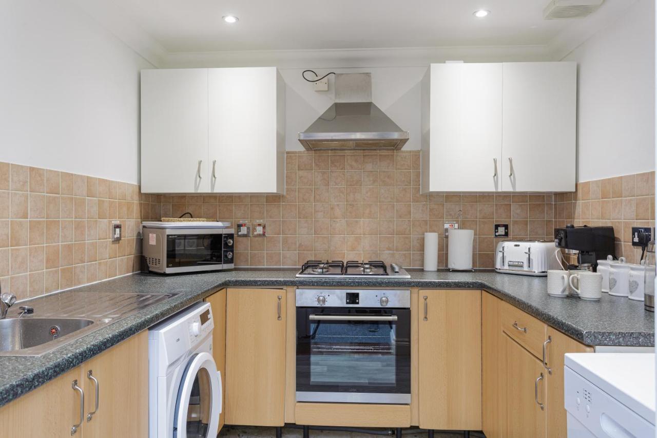 Granada Luxury Apartments: Beachside Flats With Parking