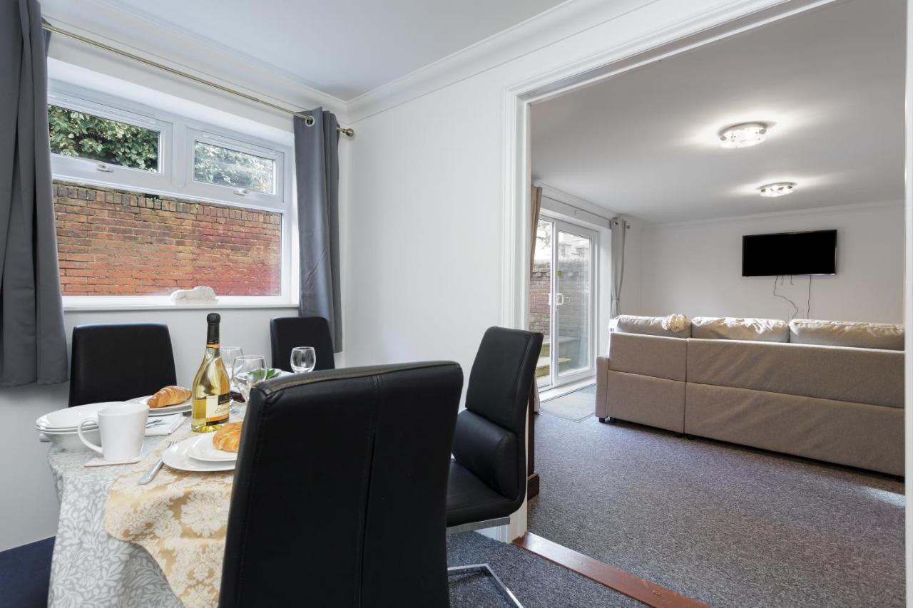 Apartment Granada Luxury Apartments: Beachside Flats With Parking Portsmouth