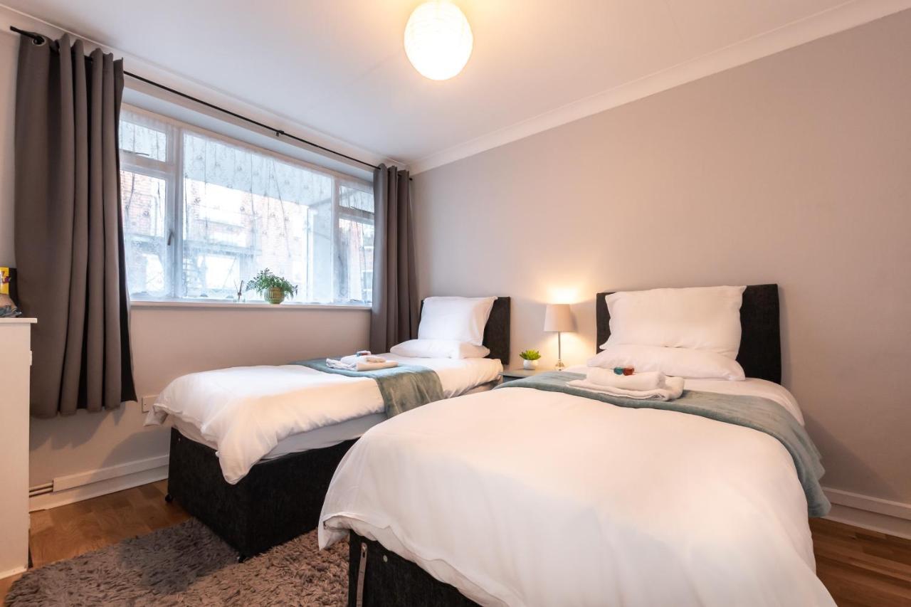 Center Comfort: Quad With Free Parking And Wi-fi Portsmouth