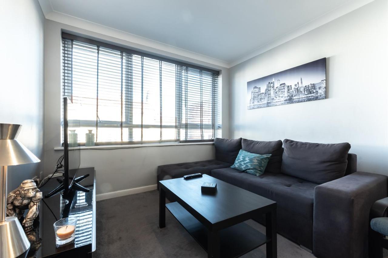 Center Comfort: Quad With Free Parking And Wi-fi *
