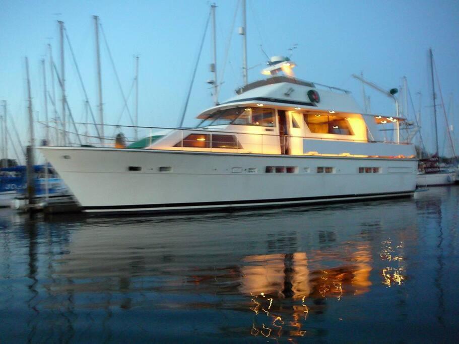 Botel Super Yacht Temptation With A Hot Tub Jacuzzi On The South Coast Uk *