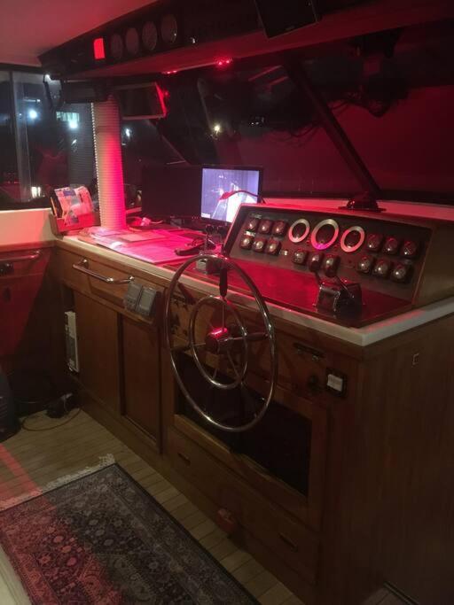 Super Yacht Temptation With A Hot Tub Jacuzzi On The South Coast Uk *