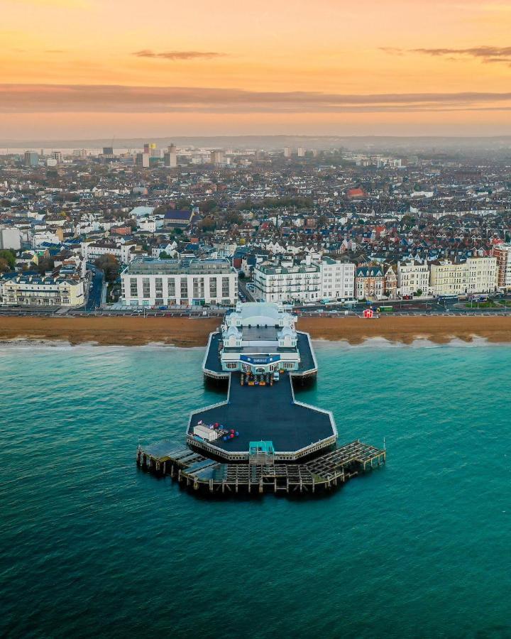 Southsea Royale Studio, Bond, Parking, Seafront Apartment