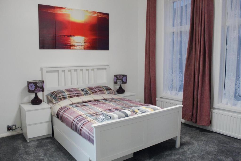Apartment 2 Bed 1st Floor Apartment-own Entrance & Parking Portsmouth