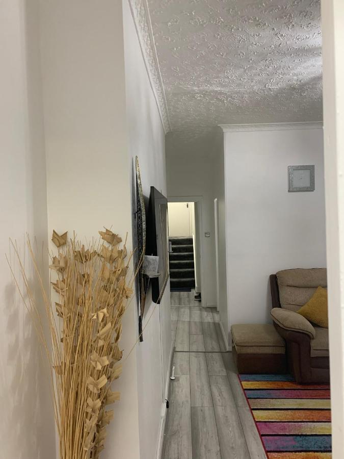 2 Bed 1st Floor Apartment-own Entrance & Parking Apartment Portsmouth