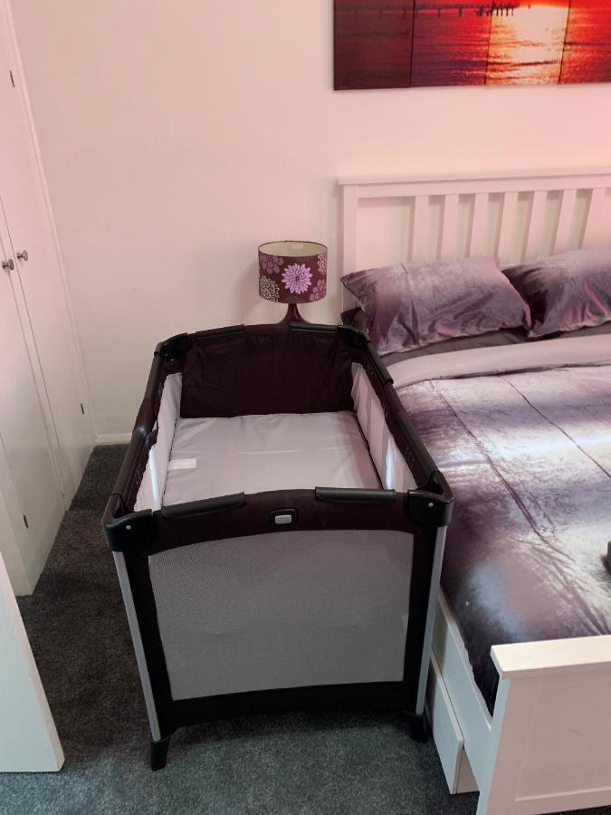 2 Bed 1st Floor Apartment-own Entrance & Parking Apartment *