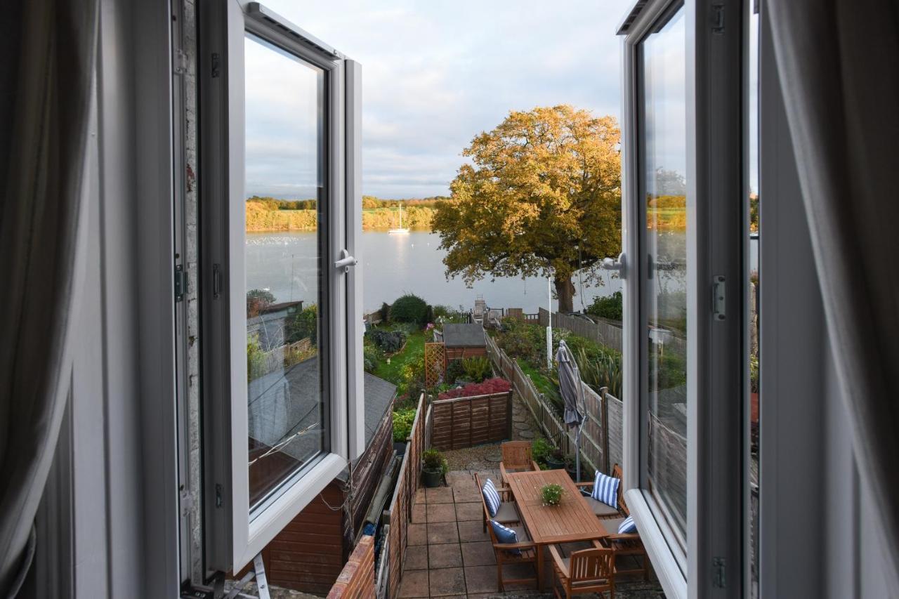 Pass The Keys 3bed Family With Direct Water Access, Sleeps 6 Portsmouth