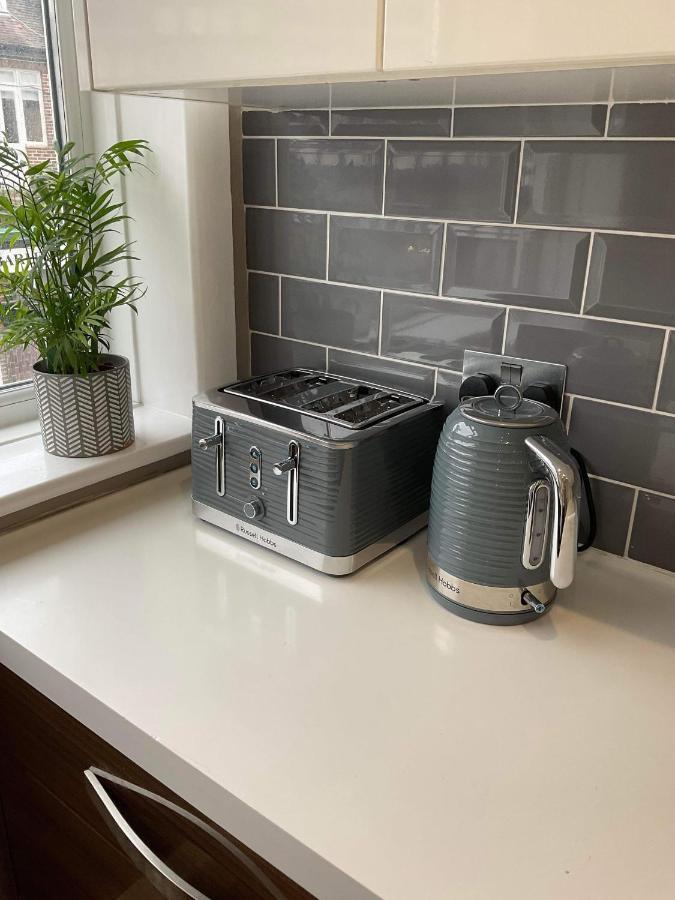The Clock Tower Apartment: Modern 2-bed With Free Parking In Southsea