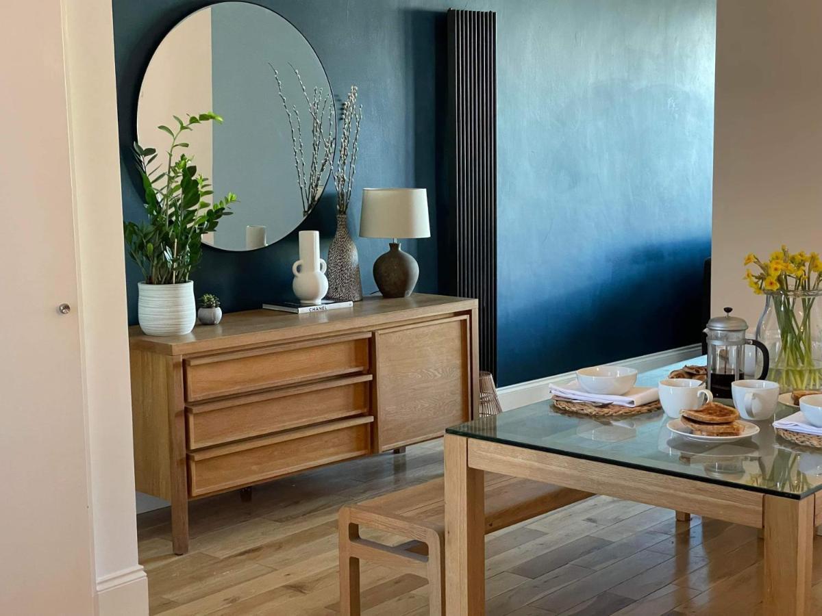 The Clock Tower Apartment: Modern 2-bed With Free Parking In Southsea Apartment *