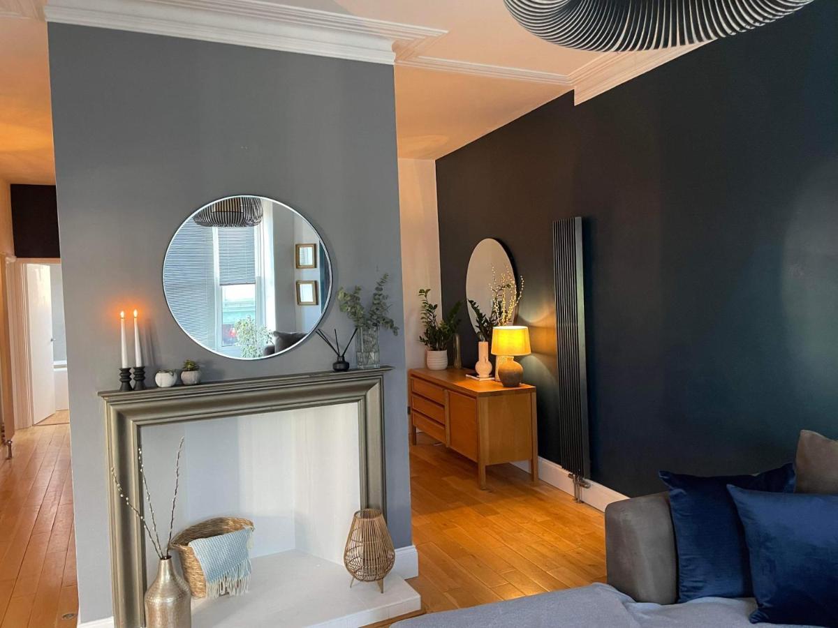 The Clock Tower Apartment: Modern 2-bed With Free Parking In Southsea * Portsmouth
