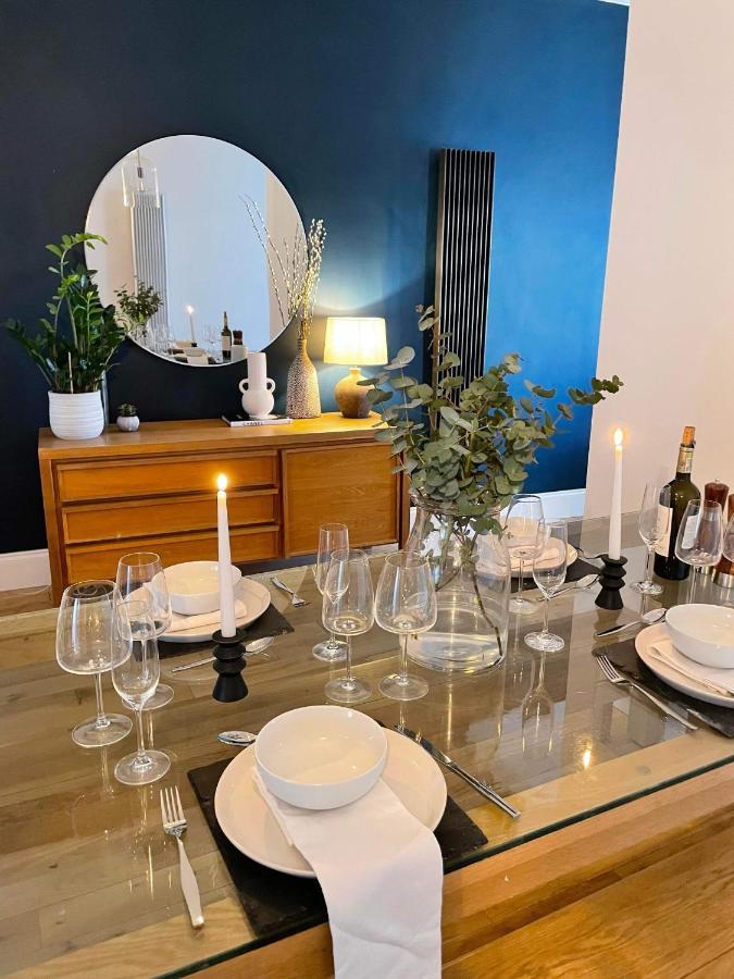 The Clock Tower Apartment: Modern 2-bed With Free Parking In Southsea Portsmouth