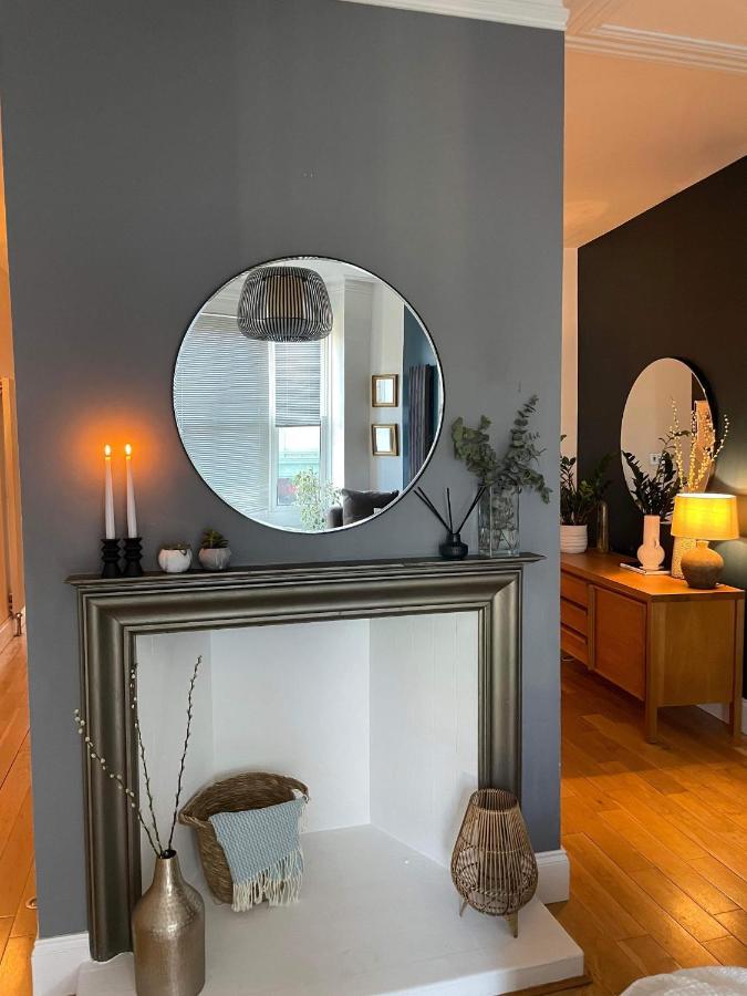 The Clock Tower Apartment: Modern 2-bed With Free Parking In Southsea Apartment