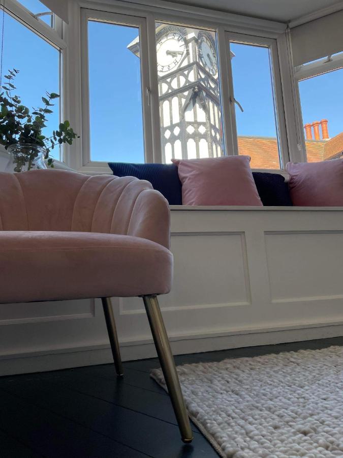 The Clock Tower Apartment: Modern 2-bed With Free Parking In Southsea Apartment *