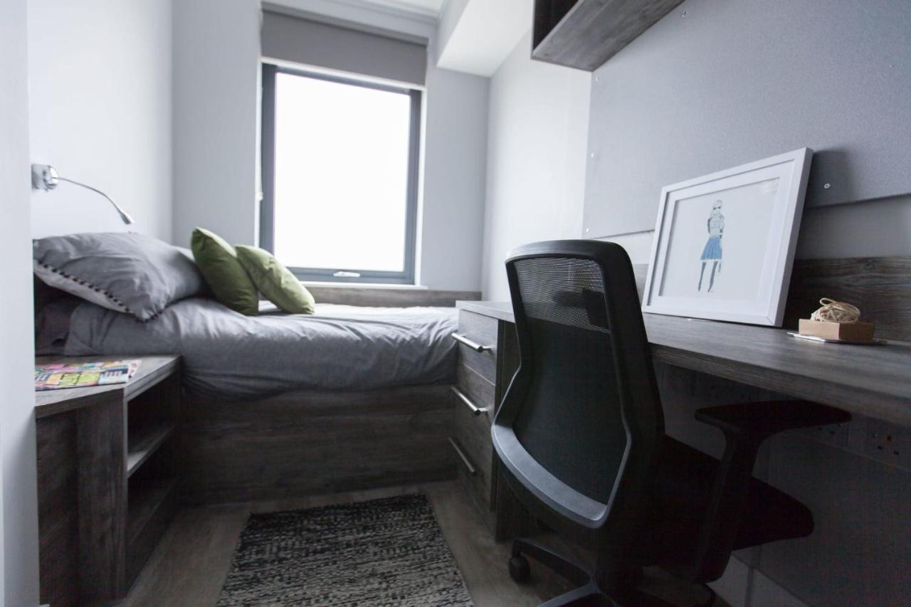 Apartment For Students Only Stylish At Crown Place In *