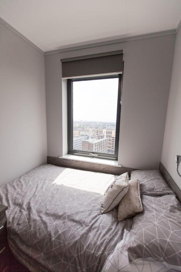 For Students Only Stylish At Crown Place In Apartment *