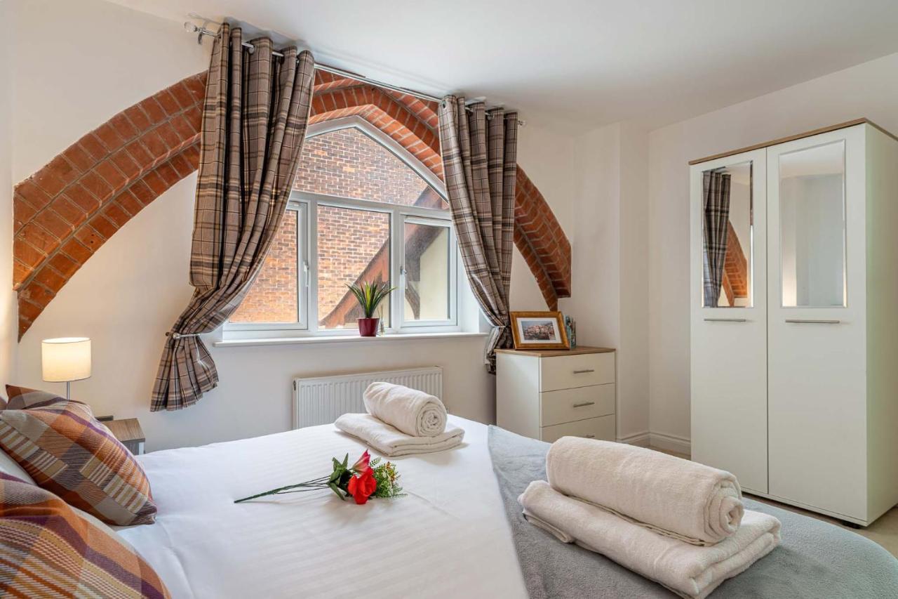 Grade 2 Listed Converted Church, Within 750yrds To Southsea