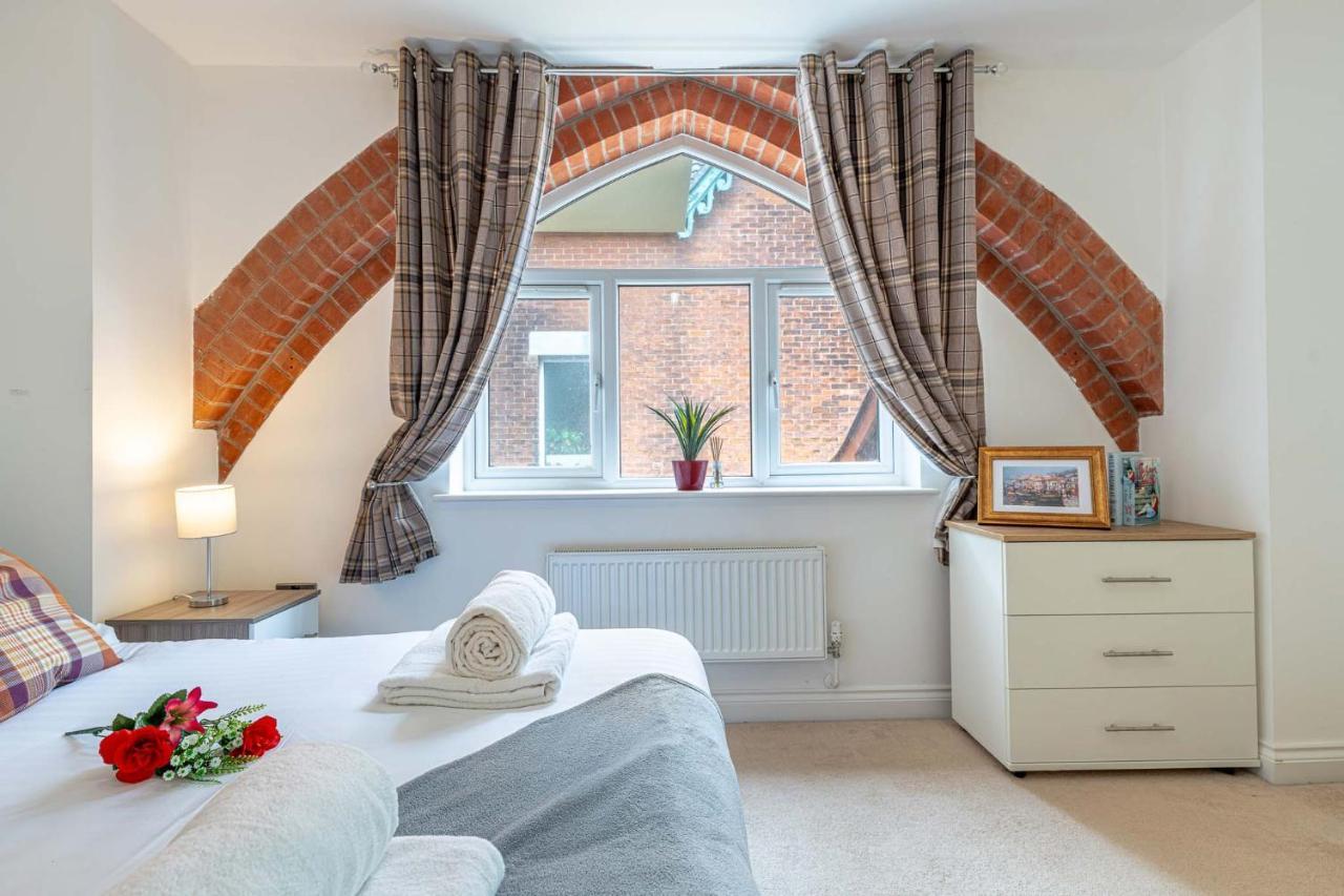Grade 2 Listed Converted Church, Within 750yrds To Southsea * Portsmouth