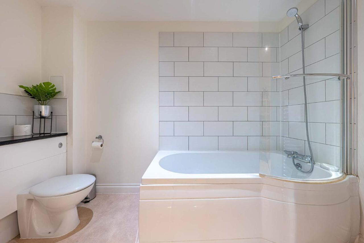 Grade 2 Listed Converted Church, Within 750yrds To Southsea * Portsmouth