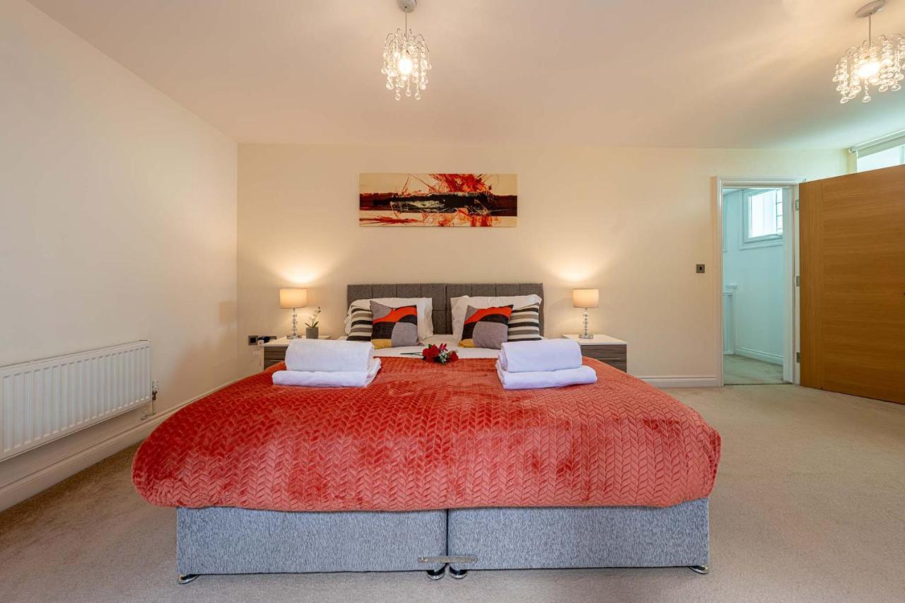 Apartment Grade 2 Listed Converted Church, Within 750yrds To Southsea