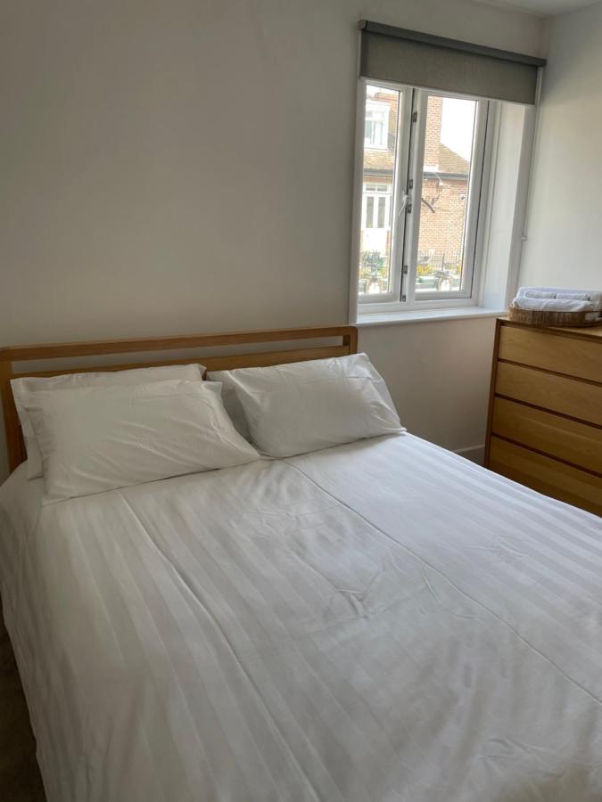 The Clock Tower Apartment: Modern 2-bed With Free Parking In Southsea Portsmouth