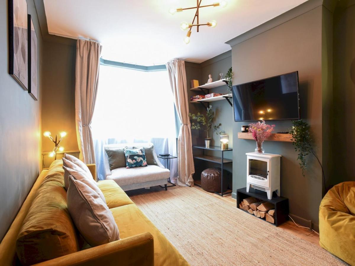 Pass The Keys Spacious Modern 3bed House With Free Street Parking Holiday home