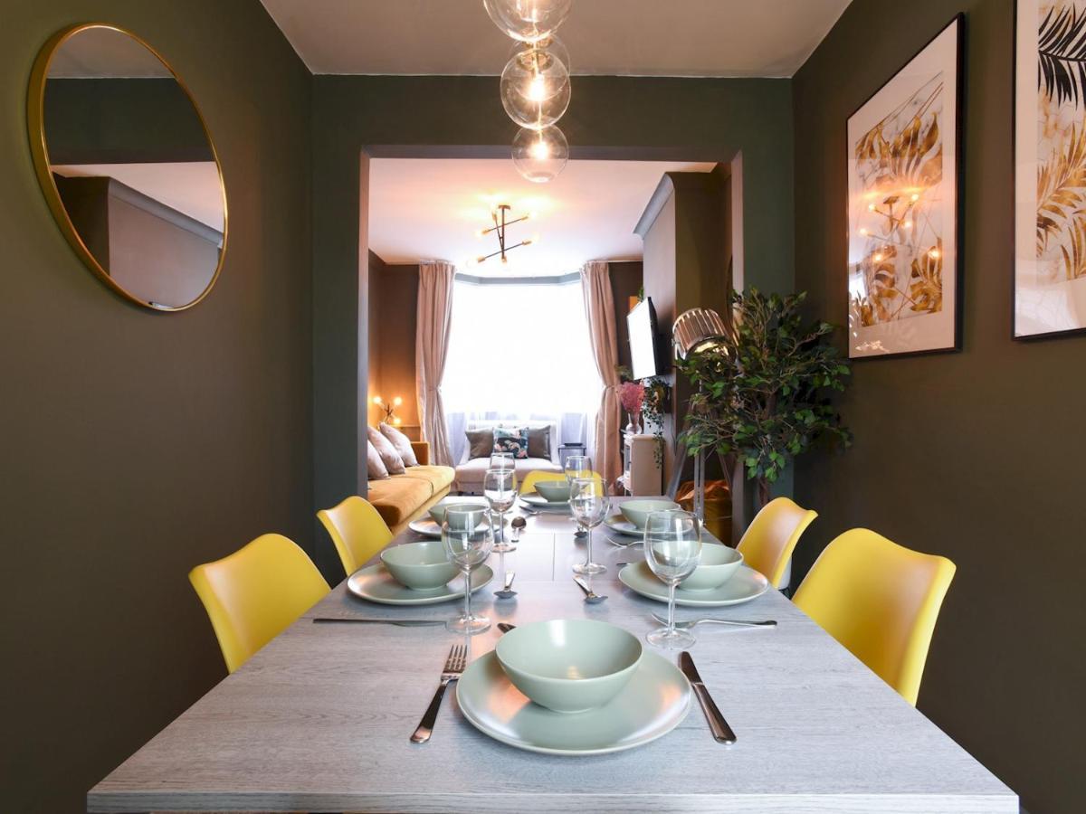 Pass The Keys Spacious Modern 3bed House With Free Street Parking