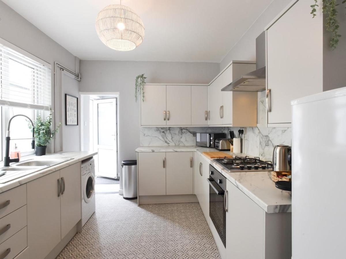 Pass The Keys Spacious Modern 3bed House With Free Street Parking Portsmouth