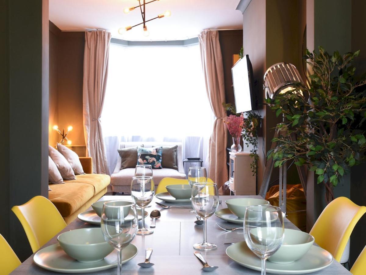 Pass The Keys Spacious Modern 3bed House With Free Street Parking Holiday home *
