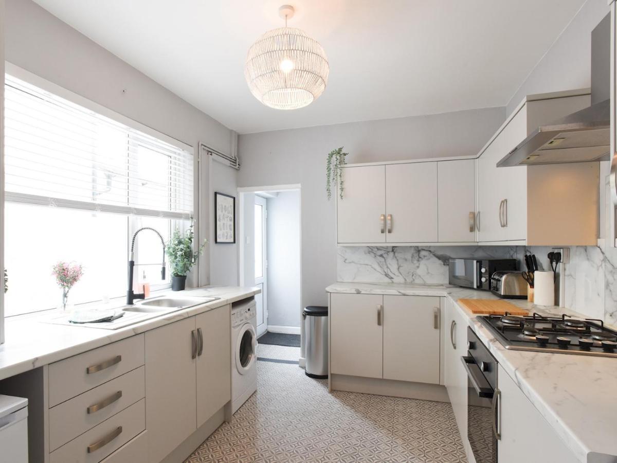 Pass The Keys Spacious Modern 3bed House With Free Street Parking Holiday home Portsmouth