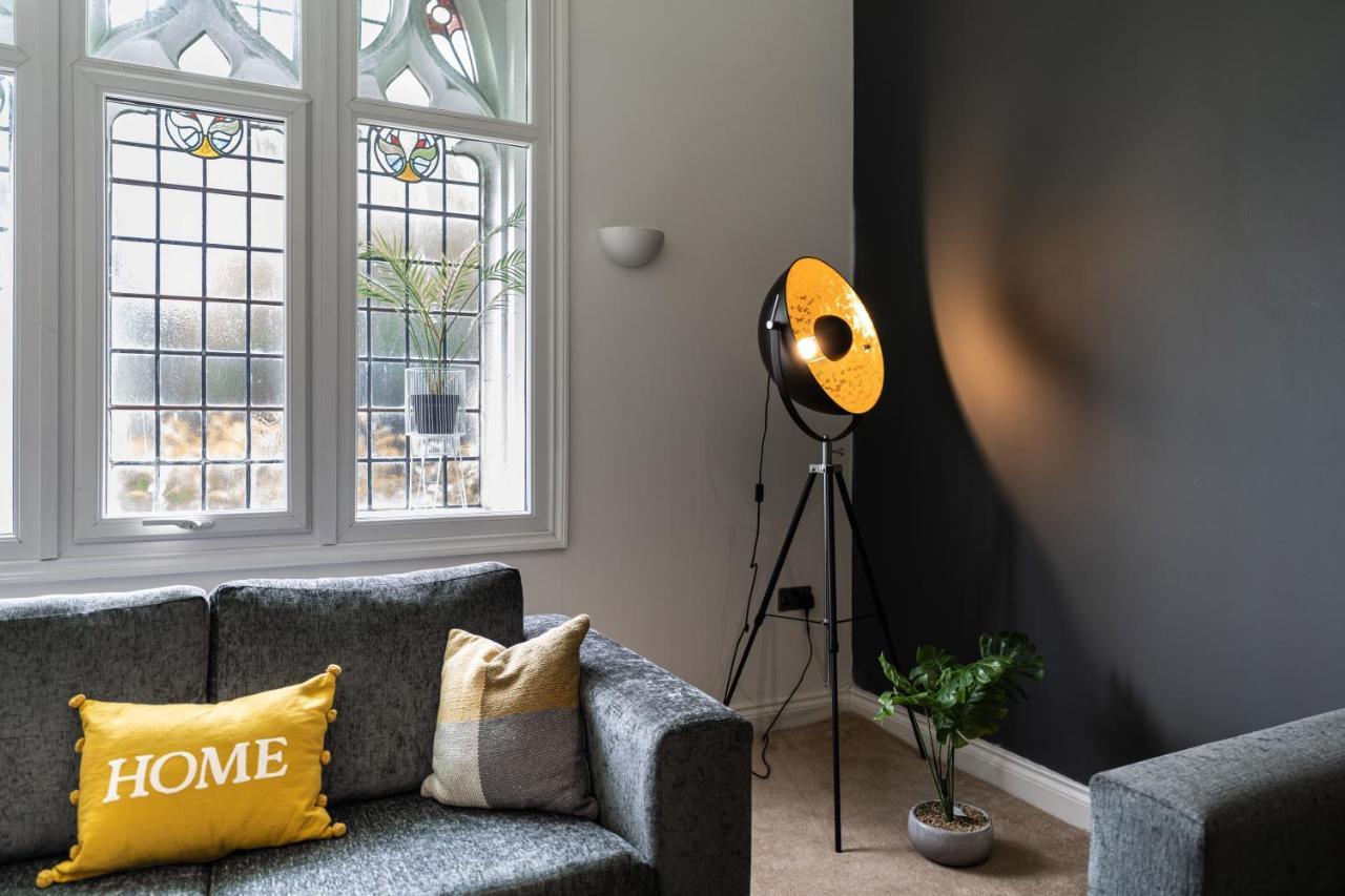 Grade 2 Listed Converted Church, Within 750yrds To Southsea *
