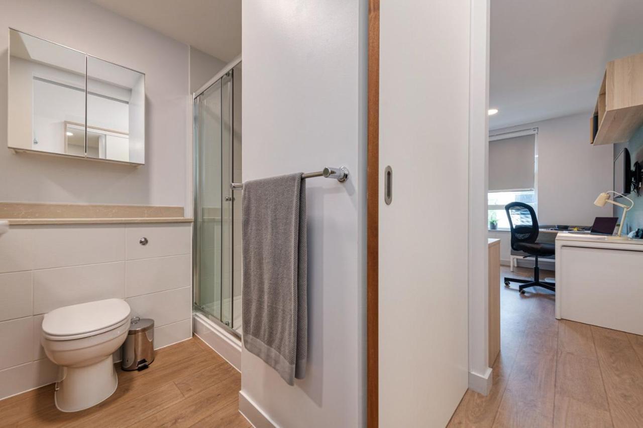 For Students Only At Middle Street In City Centre Apartment *