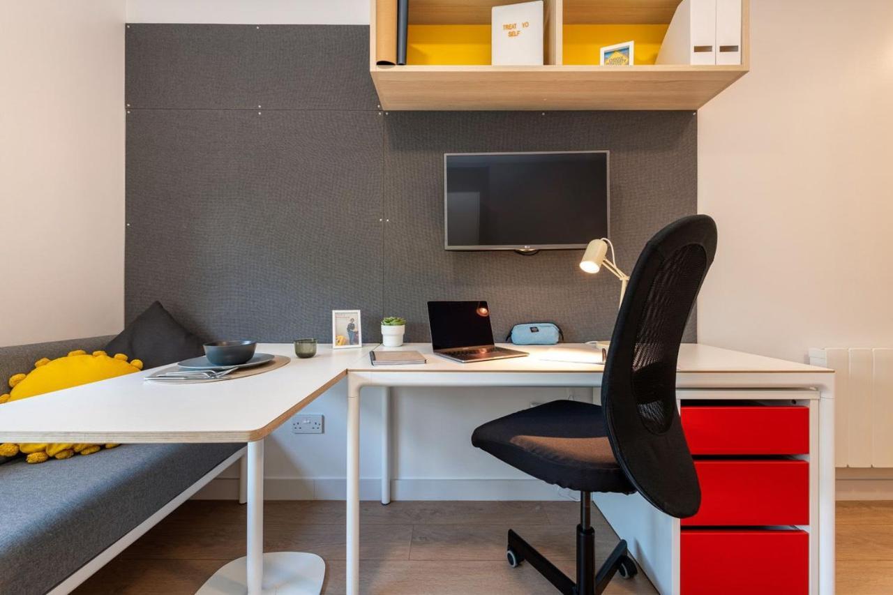 For Students Only At Middle Street In City Centre Apartment *