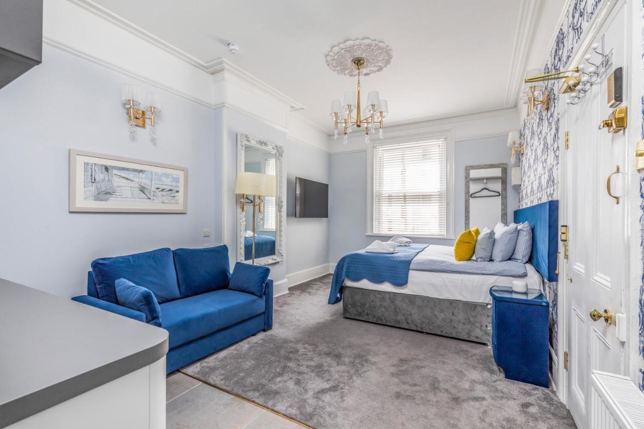 Ashbys Deluxe With Included Apartment