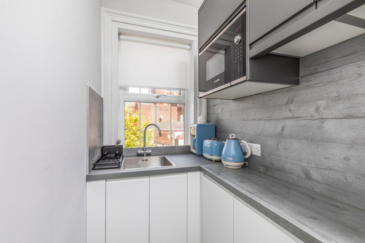 Apartment Ashbys Deluxe With Included