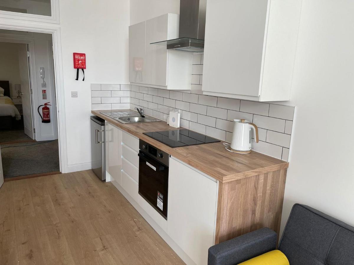 Brand New Montrouge - Perfect Location!! * Portsmouth