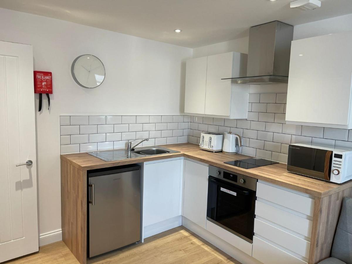 Apartment Brand New Montrouge - Perfect Location!! Portsmouth