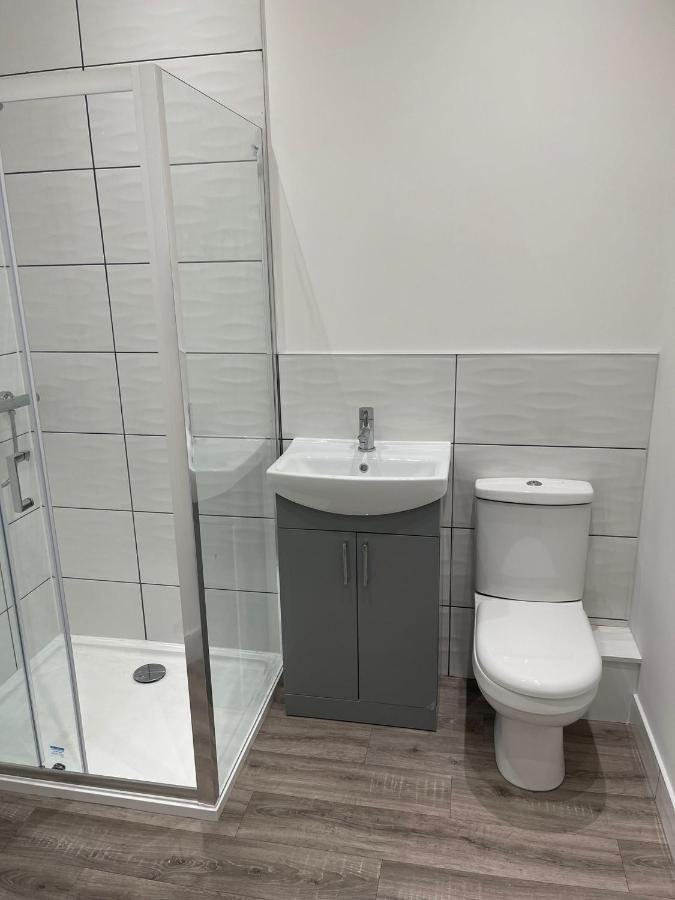 Brand New Montrouge - Perfect Location!! *