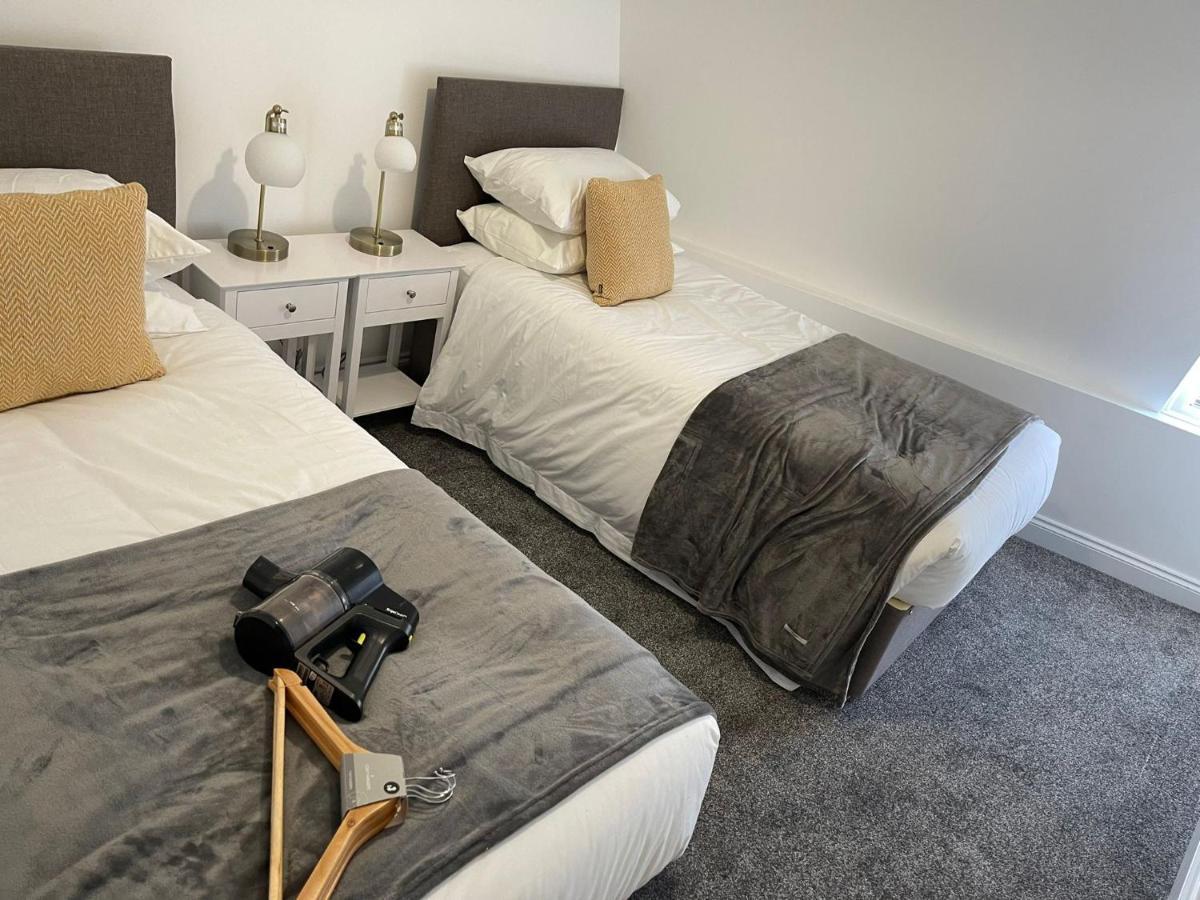 Brand New Montrouge - Perfect Location!!