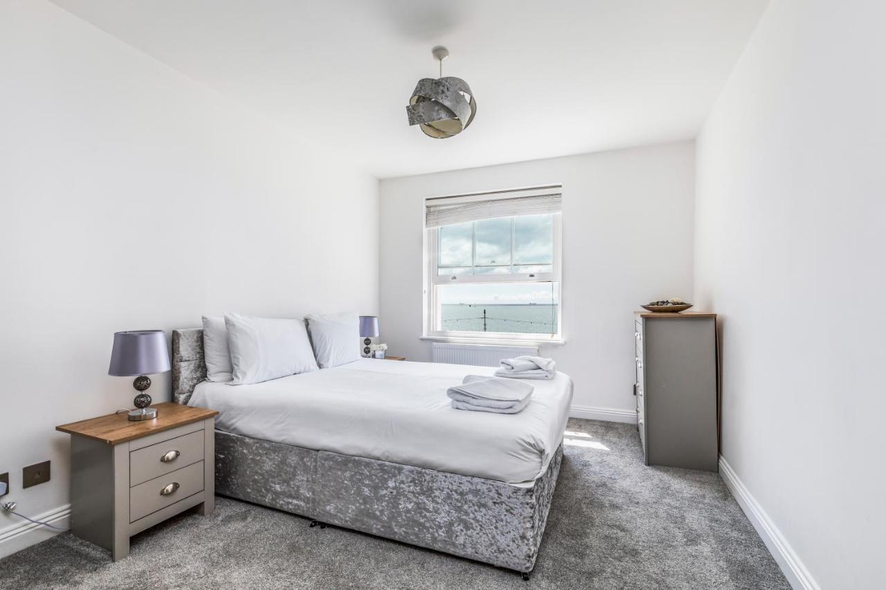 Seafront 2 Bedroom *