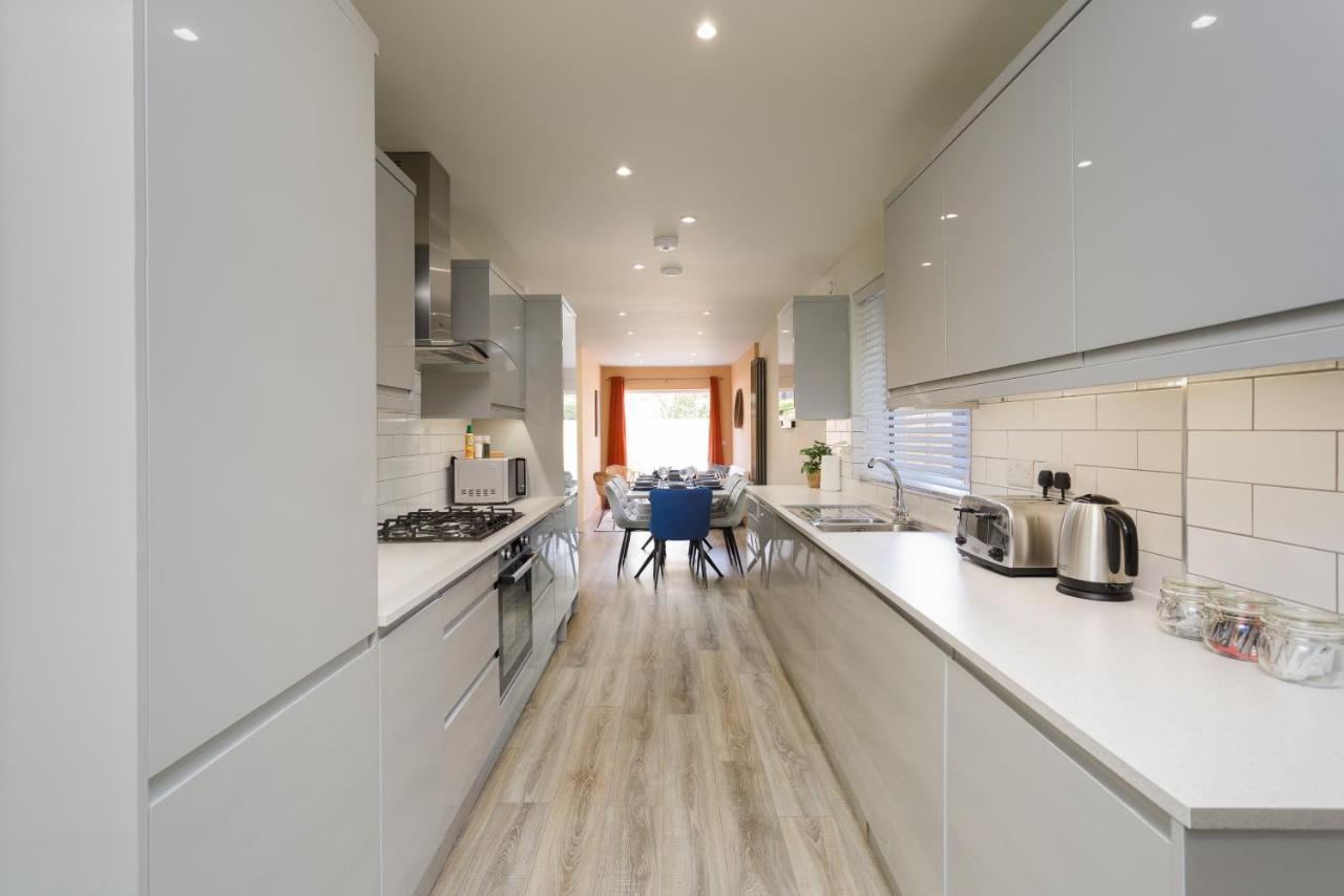 Beatrice Manor - Luxury 4 Bedroom House In Southsea, Holiday home Portsmouth