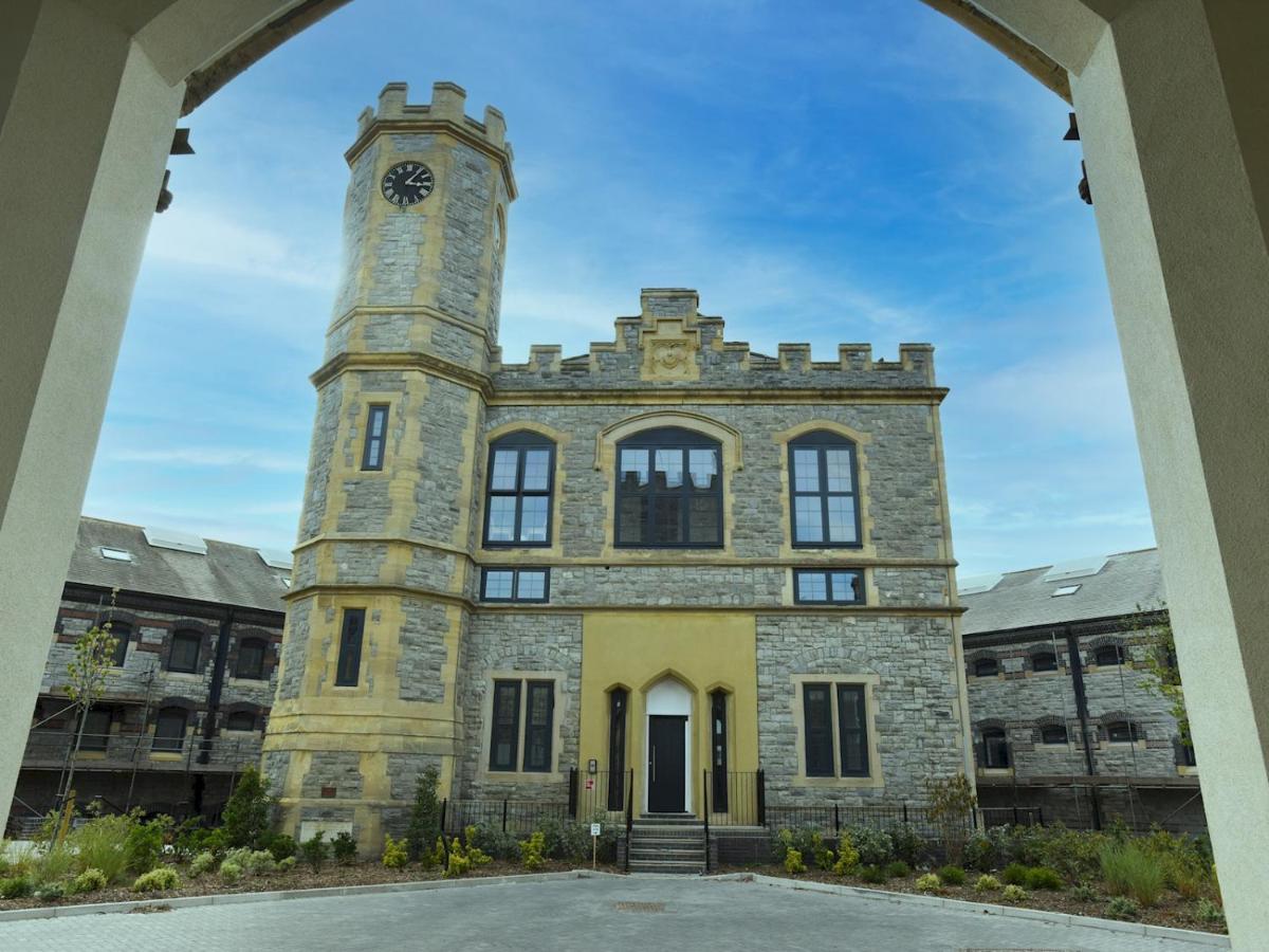 Pass The Keys Prison Conversion Brand New 2 Bathrooms And Parking Apartment Portsmouth