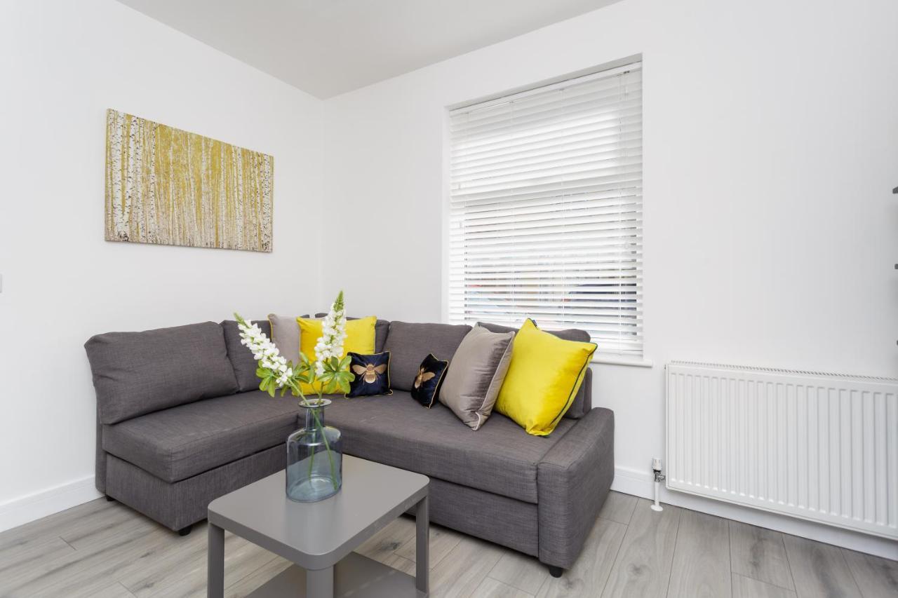 Harold House - Modern Open Plan 4 Bedroom, 3 Bathroom House In Southsea, Apartment